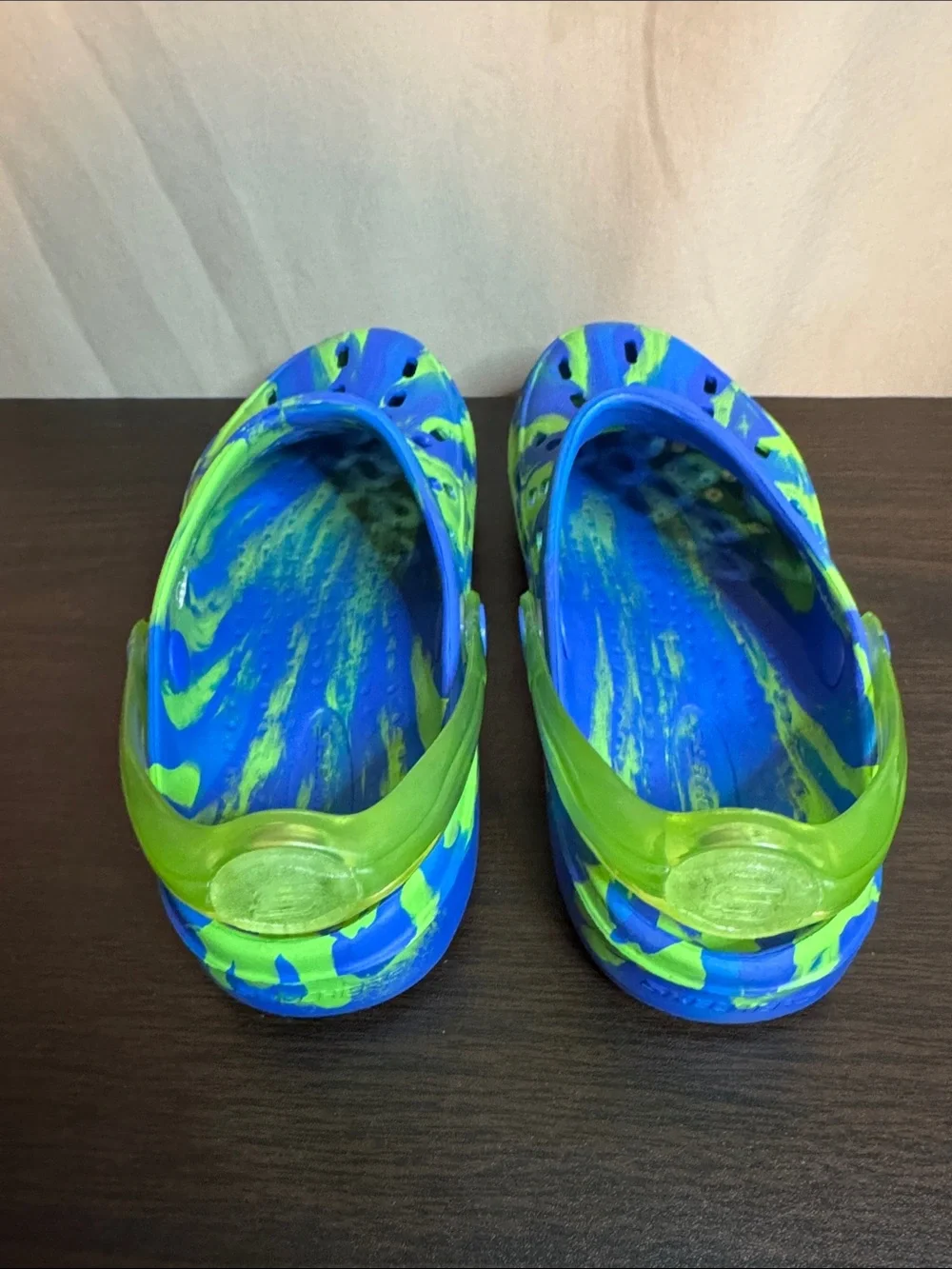 Skechers Kids light up Blue & Neon Green Slip-On Clogs with Heel Strap.